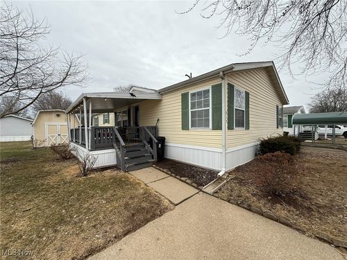 615 Sandpiper Dr Se, New Philadelphia, OH, 44663-3177 | Card Image