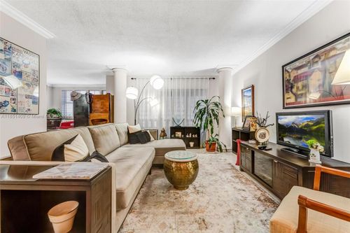 apt-516-4330 Hillcrest Dr, Hollywood, FL, 33021-7981 | Card Image