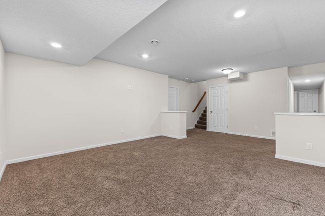 Walking down to the lower level | Image 41