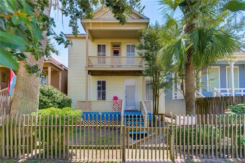 1619 Avenue N, Galveston, TX, 77550-8129 | Card Image