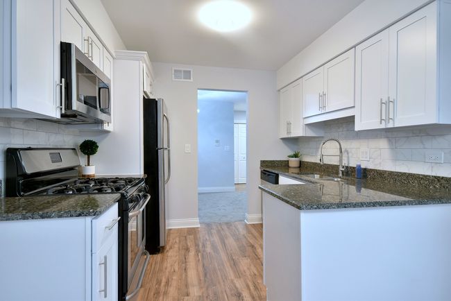 D - 5177 Coventry Ln, Condo with 2 bedrooms, 2 bathrooms and 1 parking in Gurnee IL | Image 12