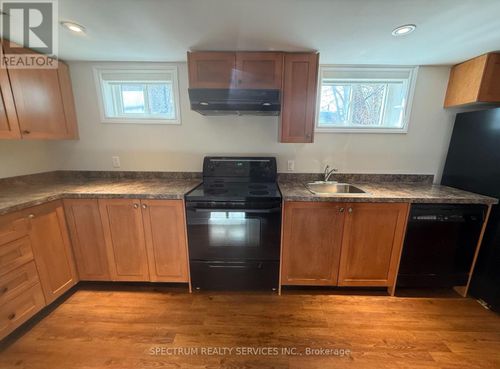 lower-1002 Weston Rd, York, ON, M6N3S1 | Card Image