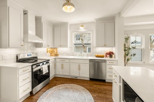 2262 N 71st St, Wauwatosa, WI, 53213-1804 | Card Image