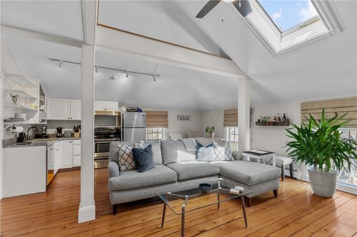 apt-5-20 Berkeley Ave, Newport, RI, 02840-3517 | Card Image