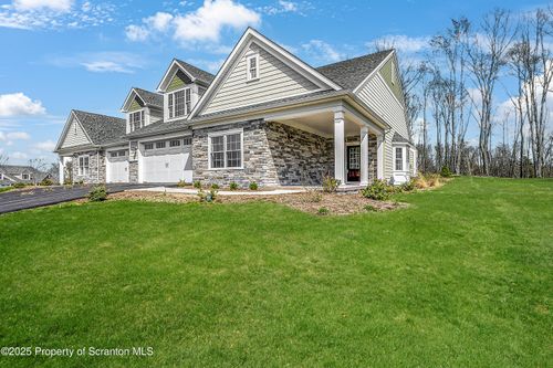 206 Oak Hill Cir, S Abingtn Twp, PA, 18411-8760 | Card Image