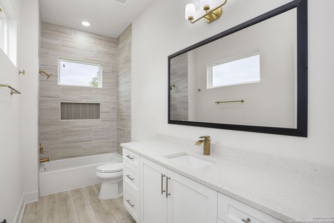 11010 Nina Rdg, House other with 4 bedrooms, 3 bathrooms and null parking in San Antonio TX | Image 13