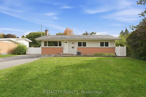 34 Stinson Ave, Nepean, ON, K2H6N3 | Card Image