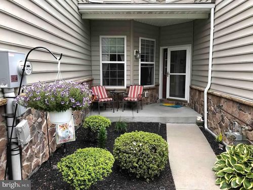 1402 Ridgeview Dr, MORGANTOWN, PA, 19543-8881 | Card Image