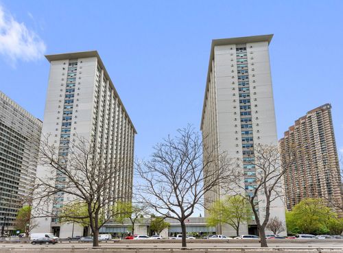 1616-3600 N Lake Shore Drive, Chicago, IL, 60613 | Card Image