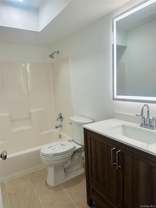 854 E Crooked Hill Rd, Pearl River, NY, 10965-1187 | Card Image