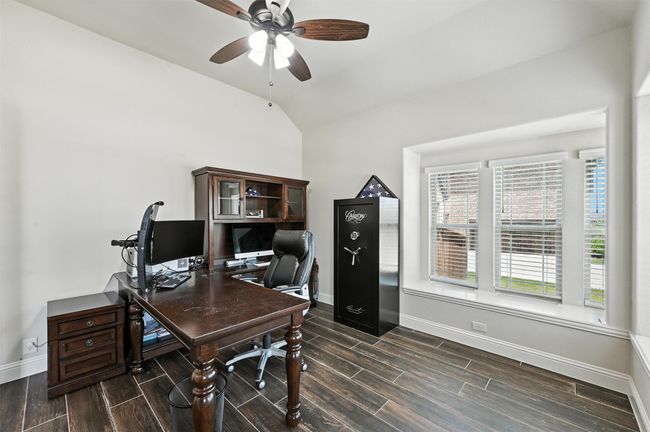 3829 Honey Grove Dr, House other with 4 bedrooms, 3 bathrooms and null parking in Midlothian TX | Image 23