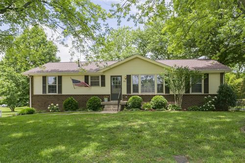 105 Raindrop Ln, Hendersonville, TN, 37075-2508 | Card Image