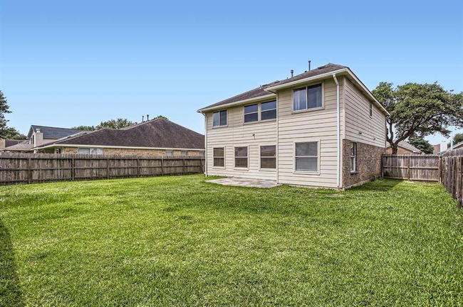 Large back yard | Image 38