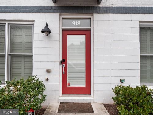 918 Pete Jones Way, ALEXANDRIA, VA, 22314-2553 | Card Image