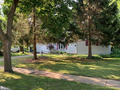 510 Hickory St Street, Linden, MI, 48451 | Card Image