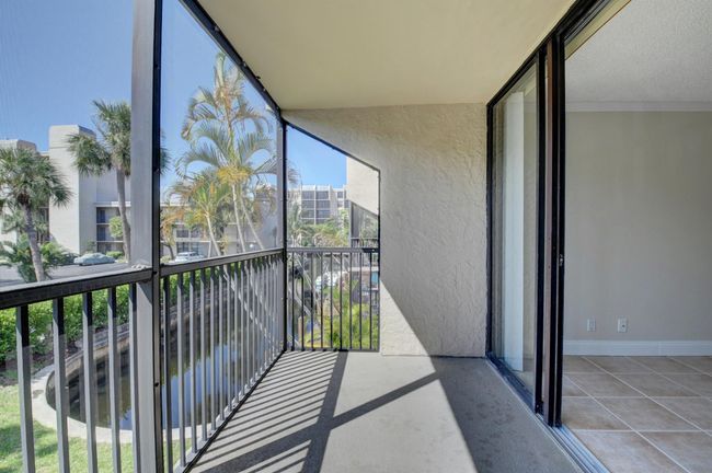 UNIT-202 - 16 Royal Palm Way, Condo with 2 bedrooms, 2 bathrooms and null parking in Boca Raton FL | Image 20