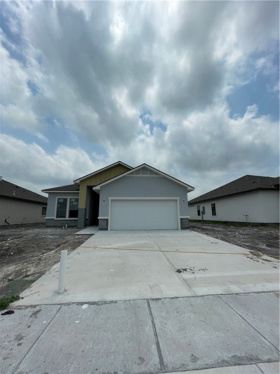 Lois Chesney St, Corpus Christi, TX 78415