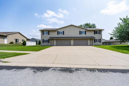 641 Angel Ct, Holmen, WI, 54636-9498 | Card Image