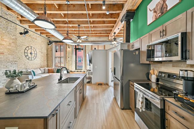 206 - 205 N Water Street, Condo with 2 bedrooms, 2 bathrooms and null parking in Milwaukee WI | Image 13