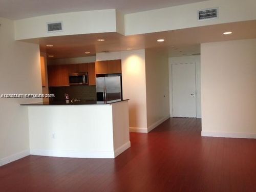 2305-1060 Brickell Ave, Miami, FL, 33131-3922 | Card Image