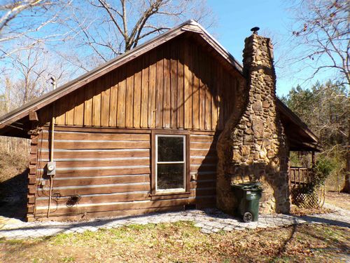 450 Fawn Lake Bridge Rd, Tuscumbia, AL, 35674-7042 | Card Image