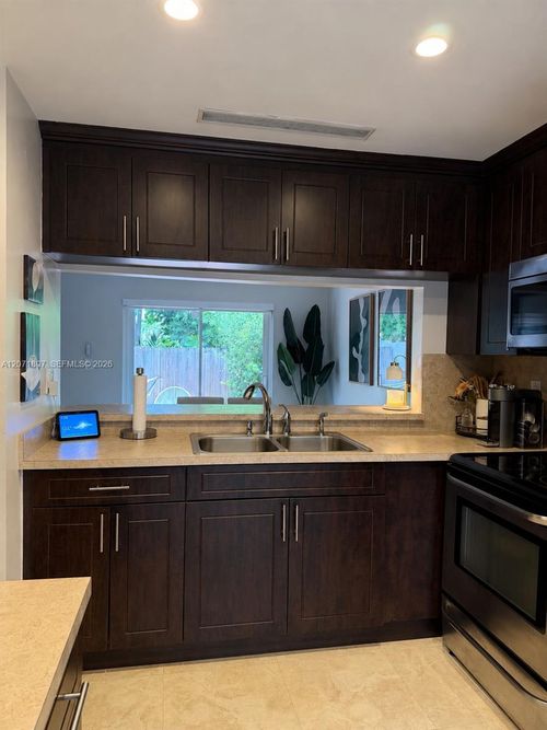 7483 Sw 109th Ave, Miami, FL, 33173-2741 | Card Image