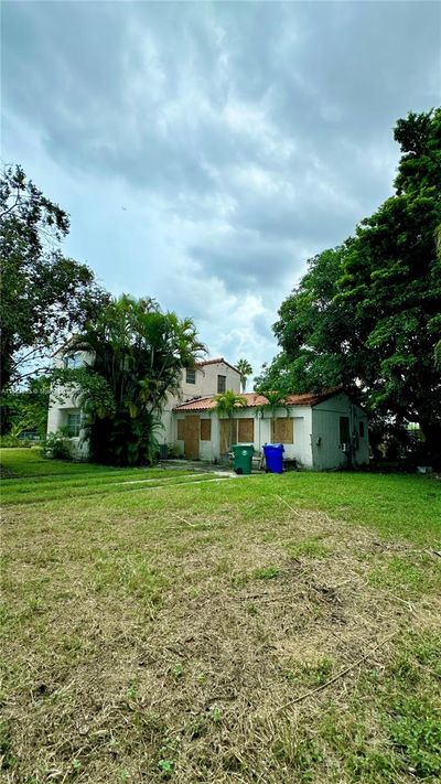 1414 Sw 19th Ave, House other with 5 bedrooms, 4 bathrooms and null parking in Miami FL | Image 3