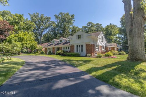 3244 Shakespeare Ln, Toledo, OH, 43615-1658 | Card Image