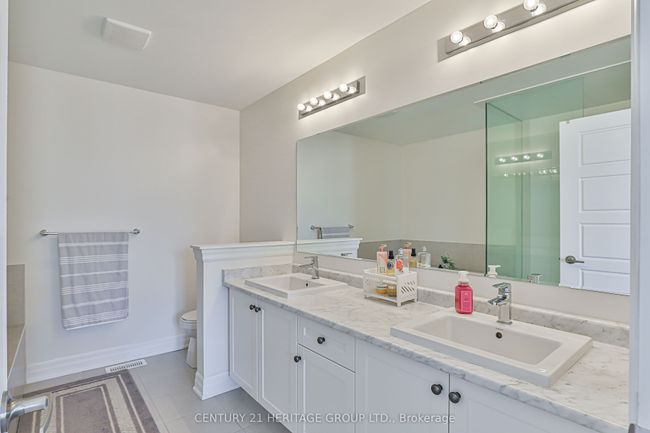 20 Vantage Loop, House attached with 4 bedrooms, 4 bathrooms and 2 parking in Newmarket ON | Image 24