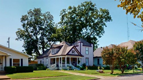 618 W Chestnut St, Denison, TX, 75020-3206 | Card Image