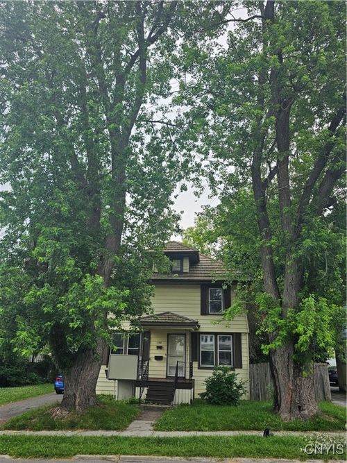230 N Indiana Ave, Watertown, NY, 13601-3050 | Card Image