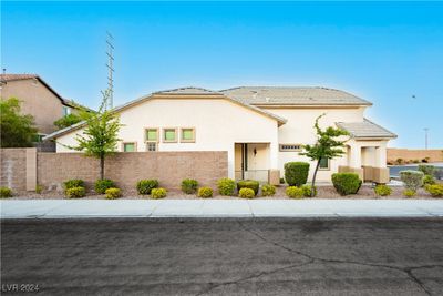 11204 Newbury Hills Avenue, House other with 3 bedrooms, 2 bathrooms and null parking in Las Vegas NV | Image 3