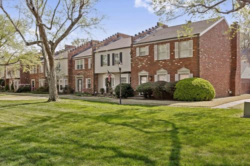 1834 Hunters Creek Dr, Germantown, TN, 38138-3215 | Card Image