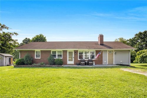 2725 Valleyspring Rd, Kernersville, NC, 27284-7872 | Card Image