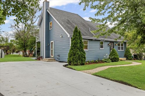 3905 Cornell Ave, Park City, IL, 60085-5808 | Card Image