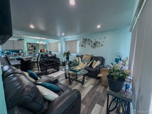 29171 Carlton St, Inkster, MI, 48141-1621 | Card Image