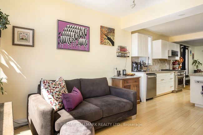 223 Wallace Ave, House attached with 5 bedrooms, 3 bathrooms and 1 parking in Toronto ON | Image 5