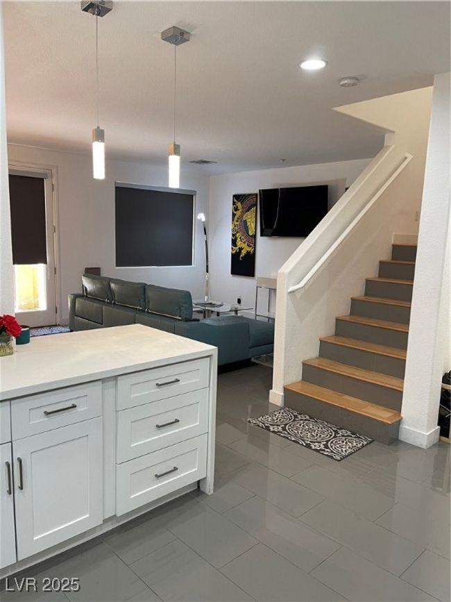 UNIT-14101 - 1525 Spiced Wine Ave, Townhouse with 3 bedrooms, 3 bathrooms and null parking in Henderson NV | Image 9