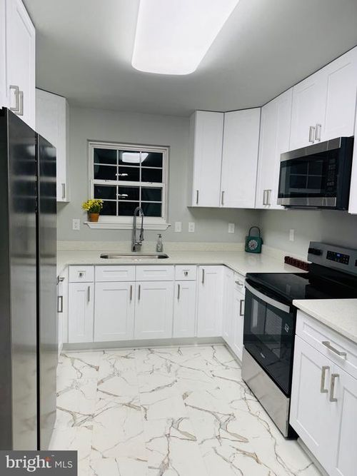 1031 Lake Claire Dr, ANNAPOLIS, MD, 21409-4765 | Card Image