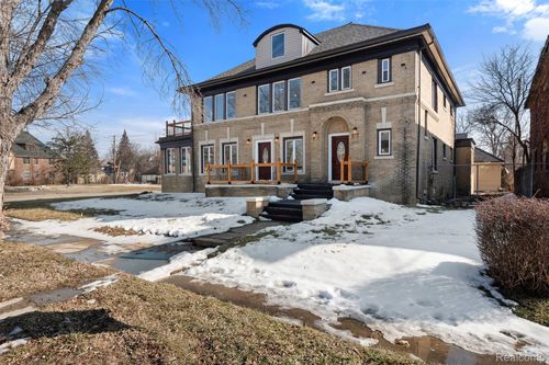 2409 Calvert St, Detroit, MI, 48206-1533 | Card Image