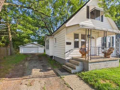 8262 Packard Ave, Warren, MI, 48089-2335 | Card Image