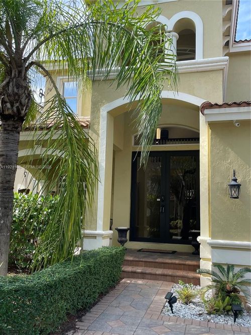 20774 Sw 90th Pl, Cutler Bay, FL, 33189-3928 | Card Image