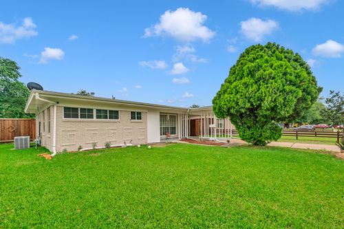 1614 Briarwood Ln, Irving, TX, 75061-4427 | Card Image