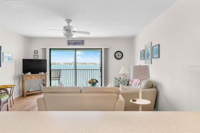14 - 901 Gulf Dr S, Condo with 2 bedrooms, 2 bathrooms and null parking in Bradenton Beach FL | Image 9