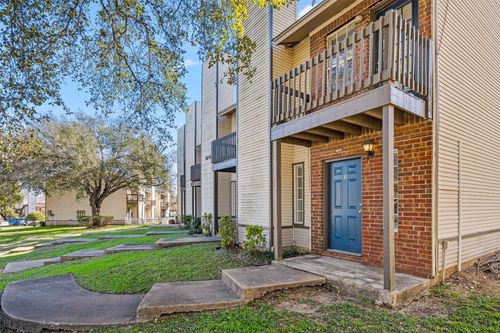 apt-c-1841 River Crossing Cir, Austin, TX, 78741-3289 | Card Image