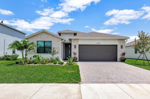 5795 Se Skyblue Cir, Stuart, FL, 34997-7301 | Card Image