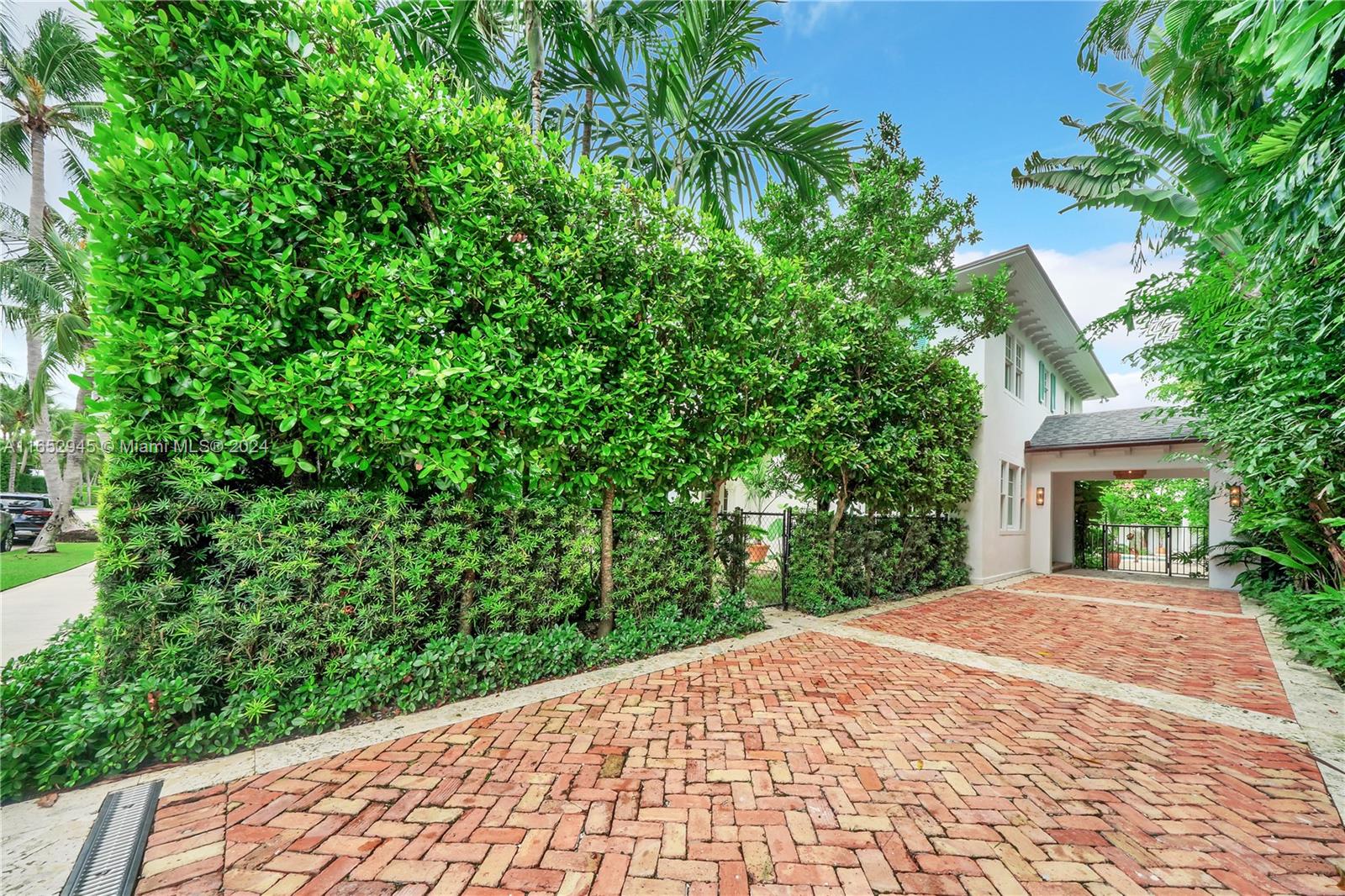 Seabreeze Ave, Palm Beach, FL 33480