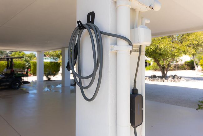 261-W-Seaview-Drive-electric-charging-st | Image 35