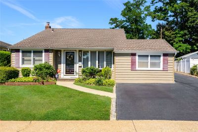 1436 Bellmore Road, House other with 4 bedrooms, 3 bathrooms and null parking in North Bellmore NY | Image 1