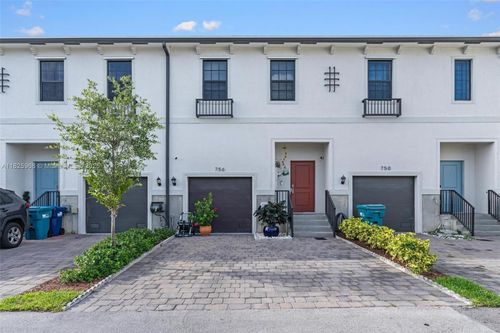 756 Sw 12th St, Florida City, FL, 33034-4892 | Card Image